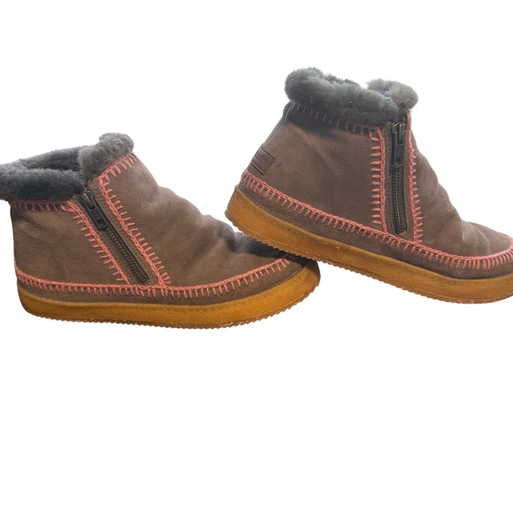 Laid Back London Setsu Crochet Low Gray Ankle Booties sz 40 - Picture 1 of 11